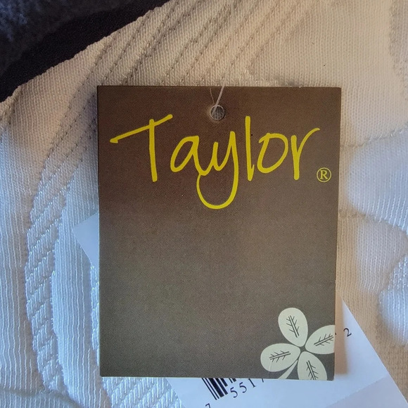 NWT Taylor Dress Black Crepe Long Puff Sleeves V Neck Style 5803 M. Size 6 - Picture 7 of 14